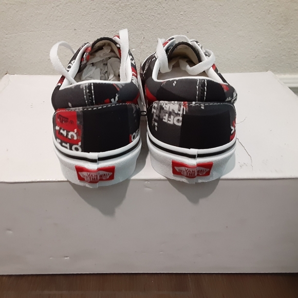 Vans - Picture 3 of 4